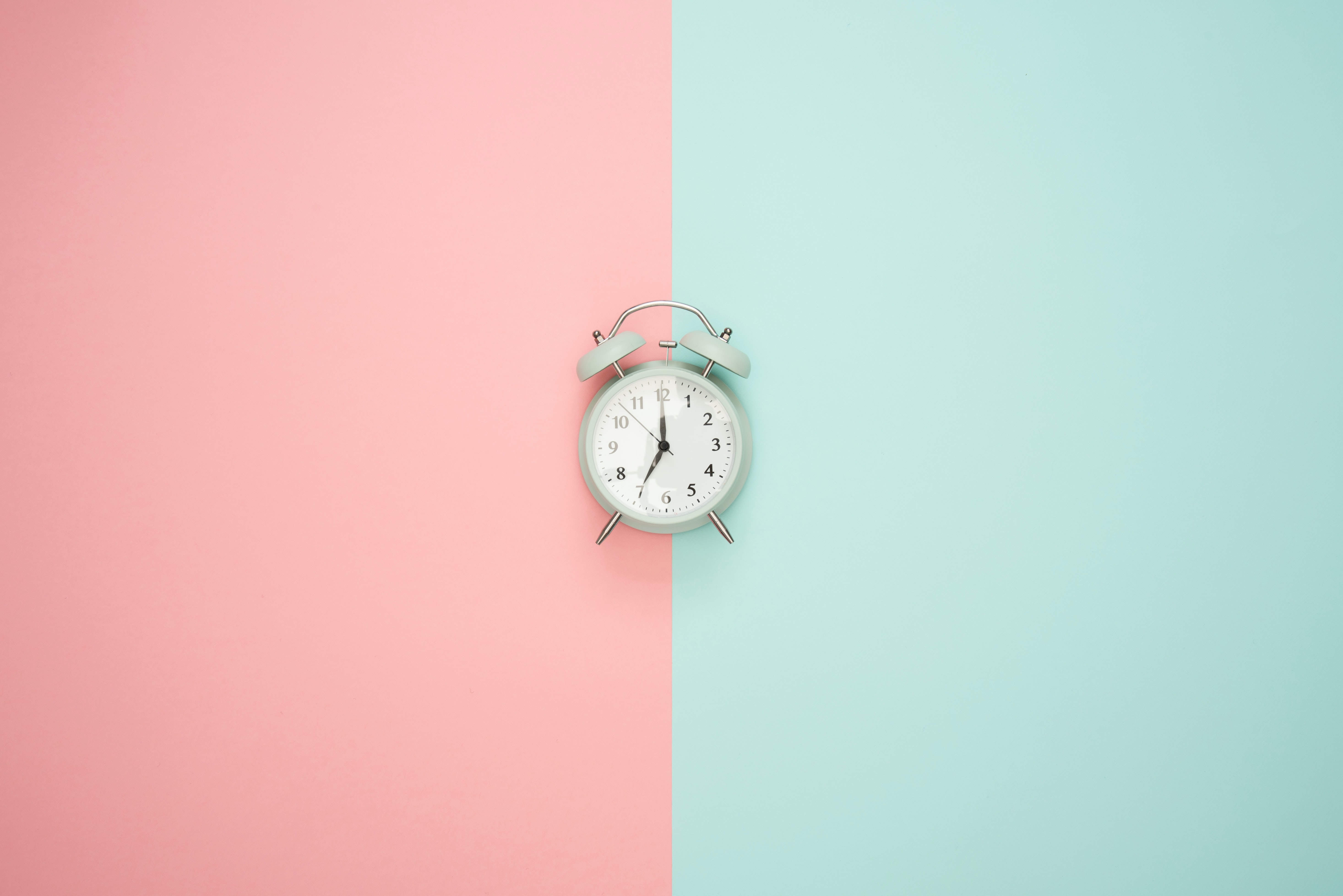 Finding the best trading hours requires you to trade during the overlap of two different trading sessions.