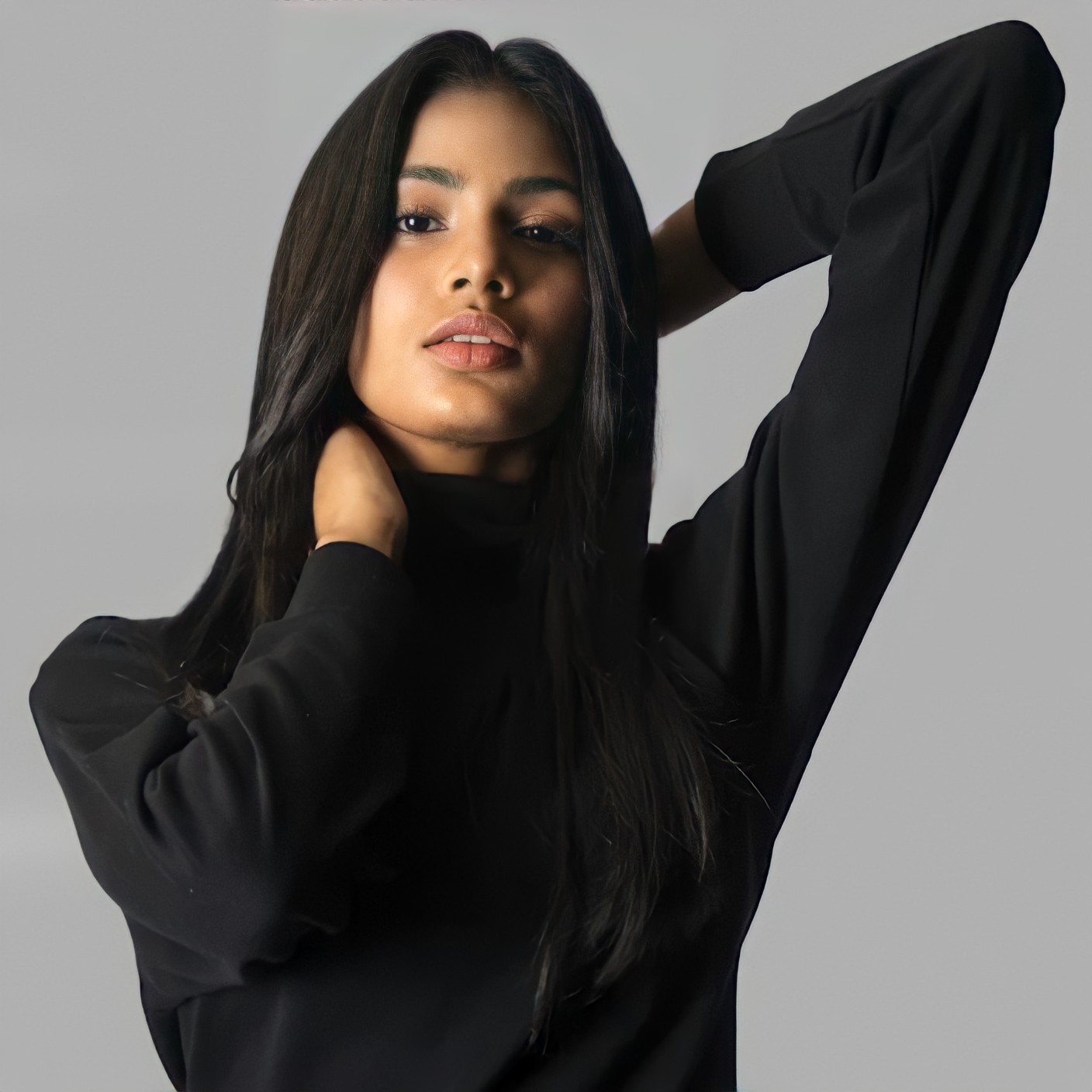 According to 'The News Insight', Sriya Lenka was born in Rourkela in 2003. She is trained in Hindustani classical as well as Odissi and other forms of contemporary dance.
