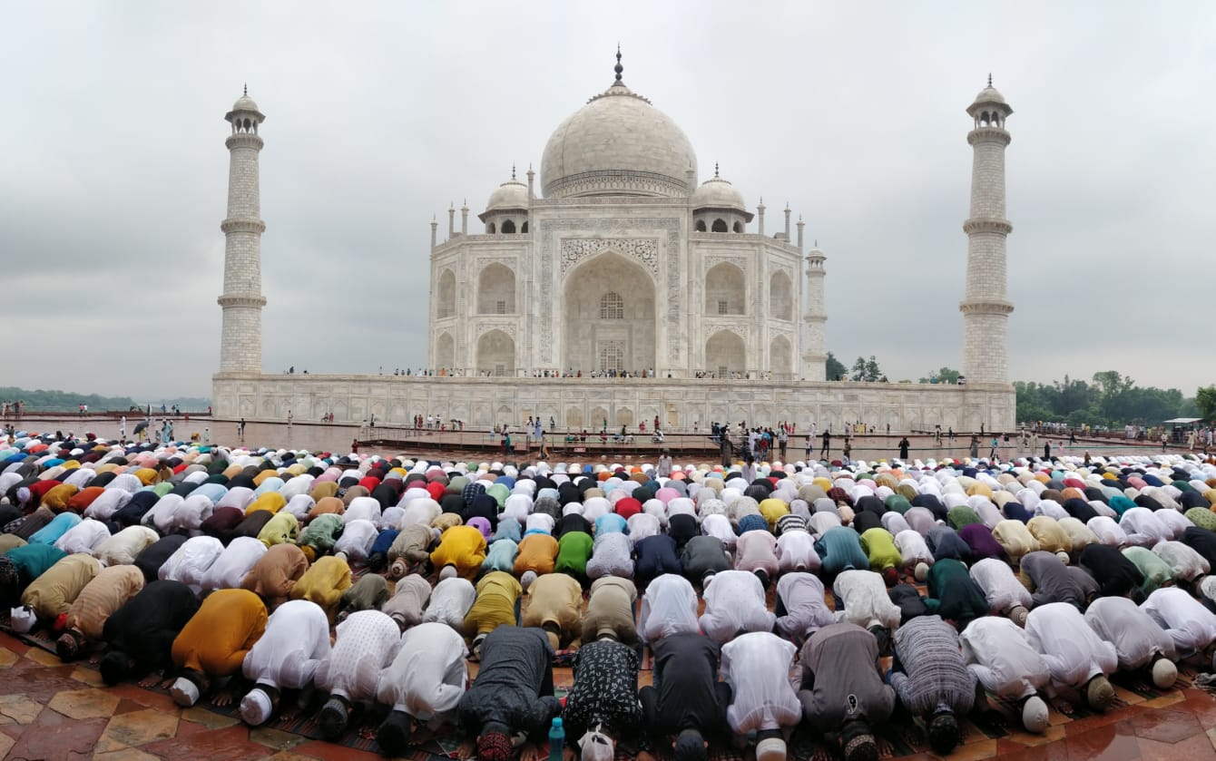 Eid Al Adha celebration at Agra: Muslims from all over the city arrive at Taj Mahal to offer namaz at the royal mosque.