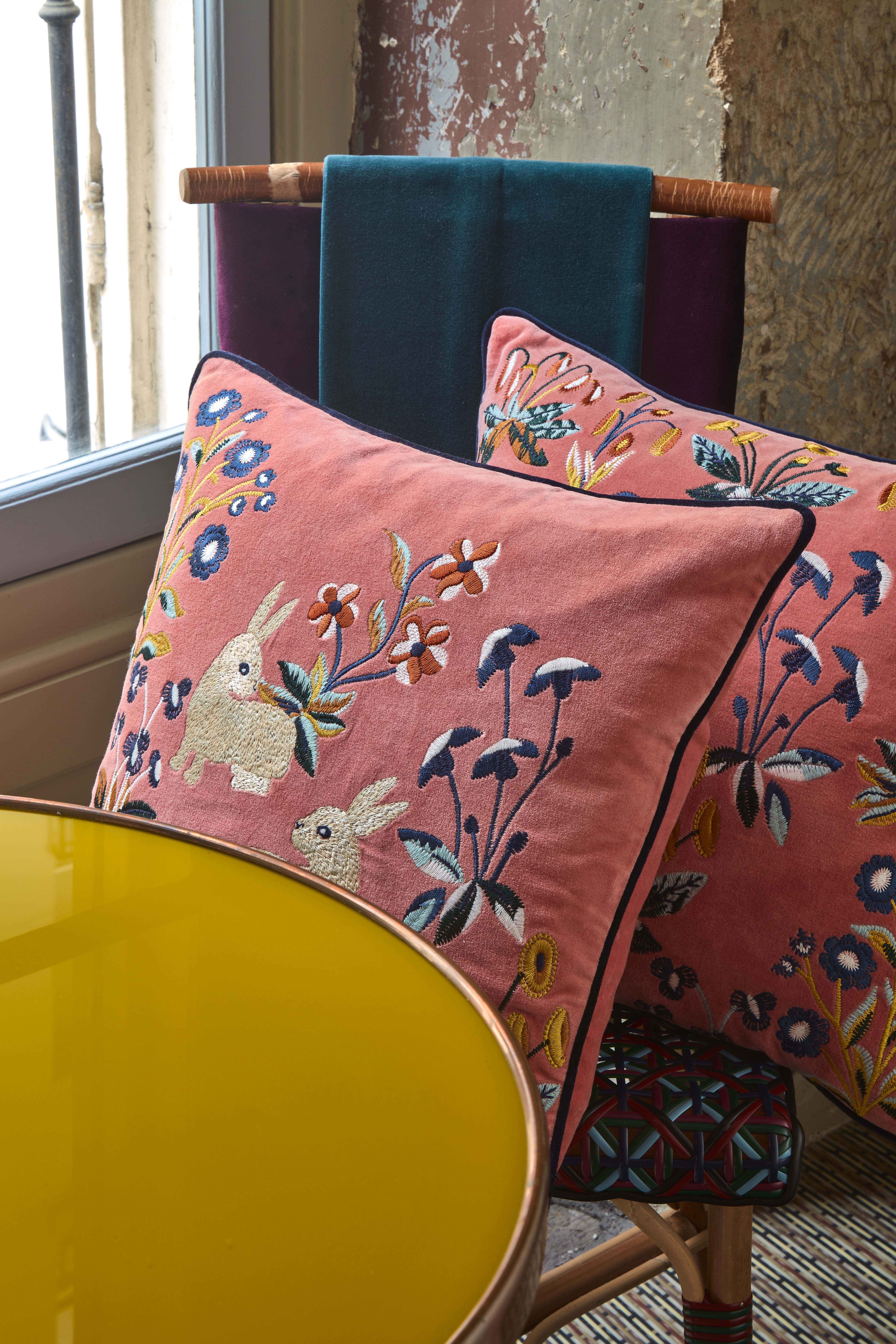 Luxury Room Losis cushion covers.