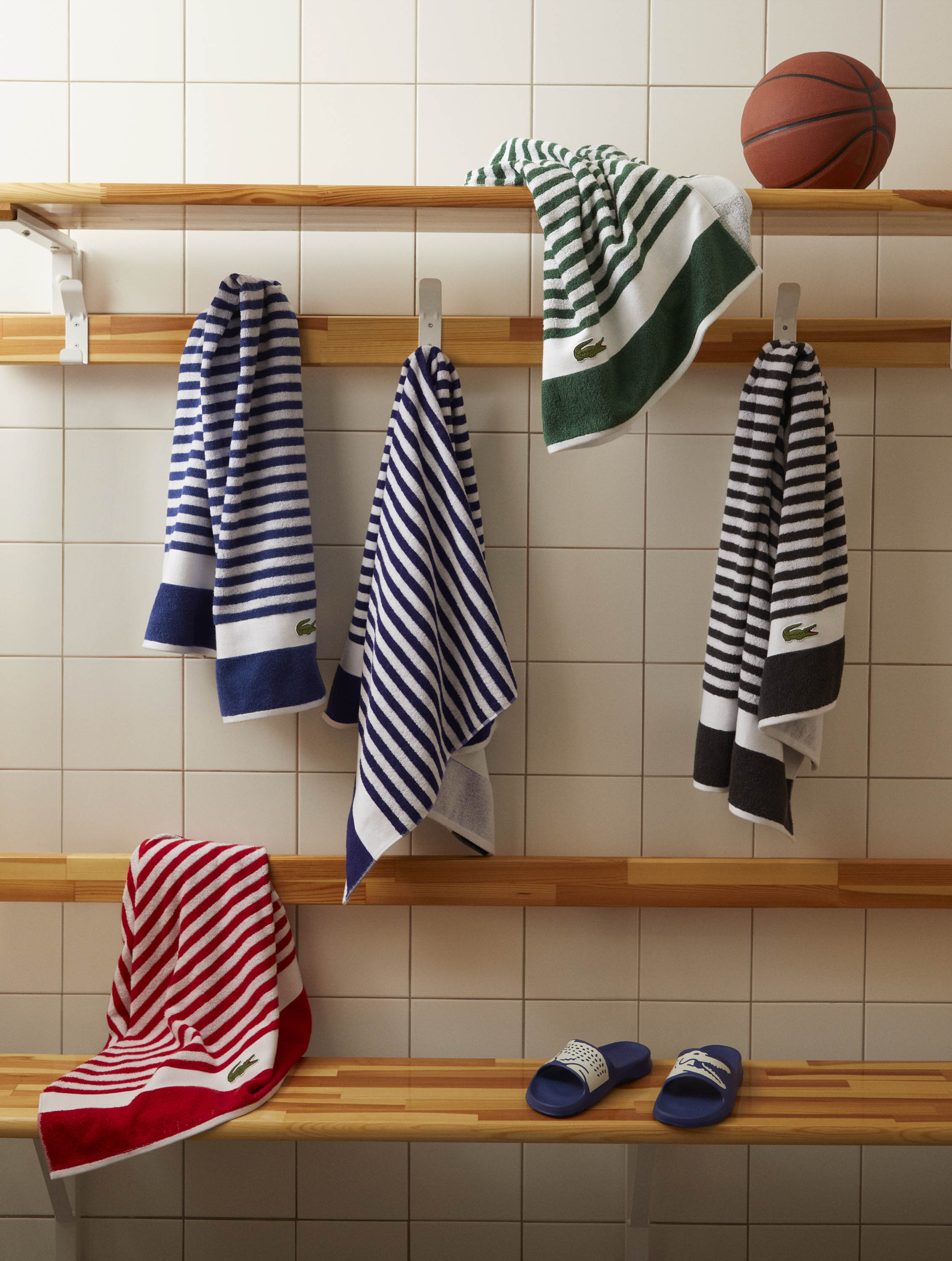 Luxury Room Lacoste bath towels