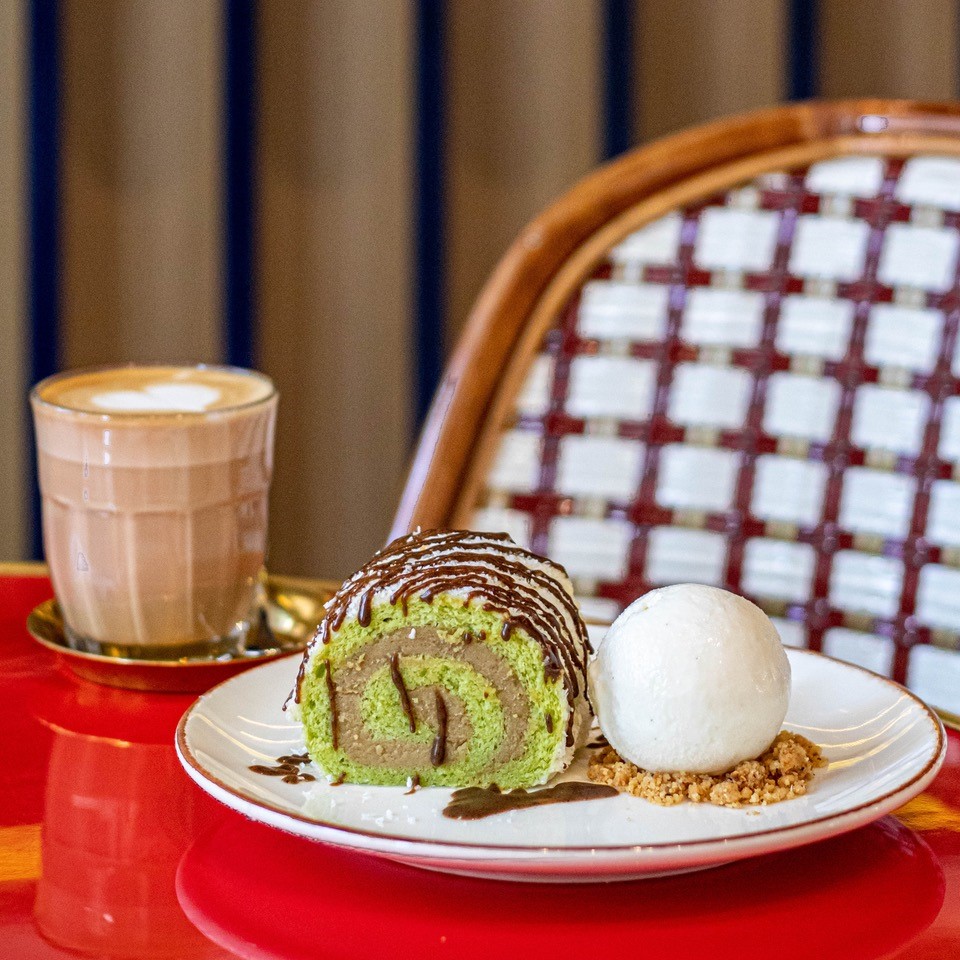 Singapore coffee with Pandan Kaya Signature Roll.