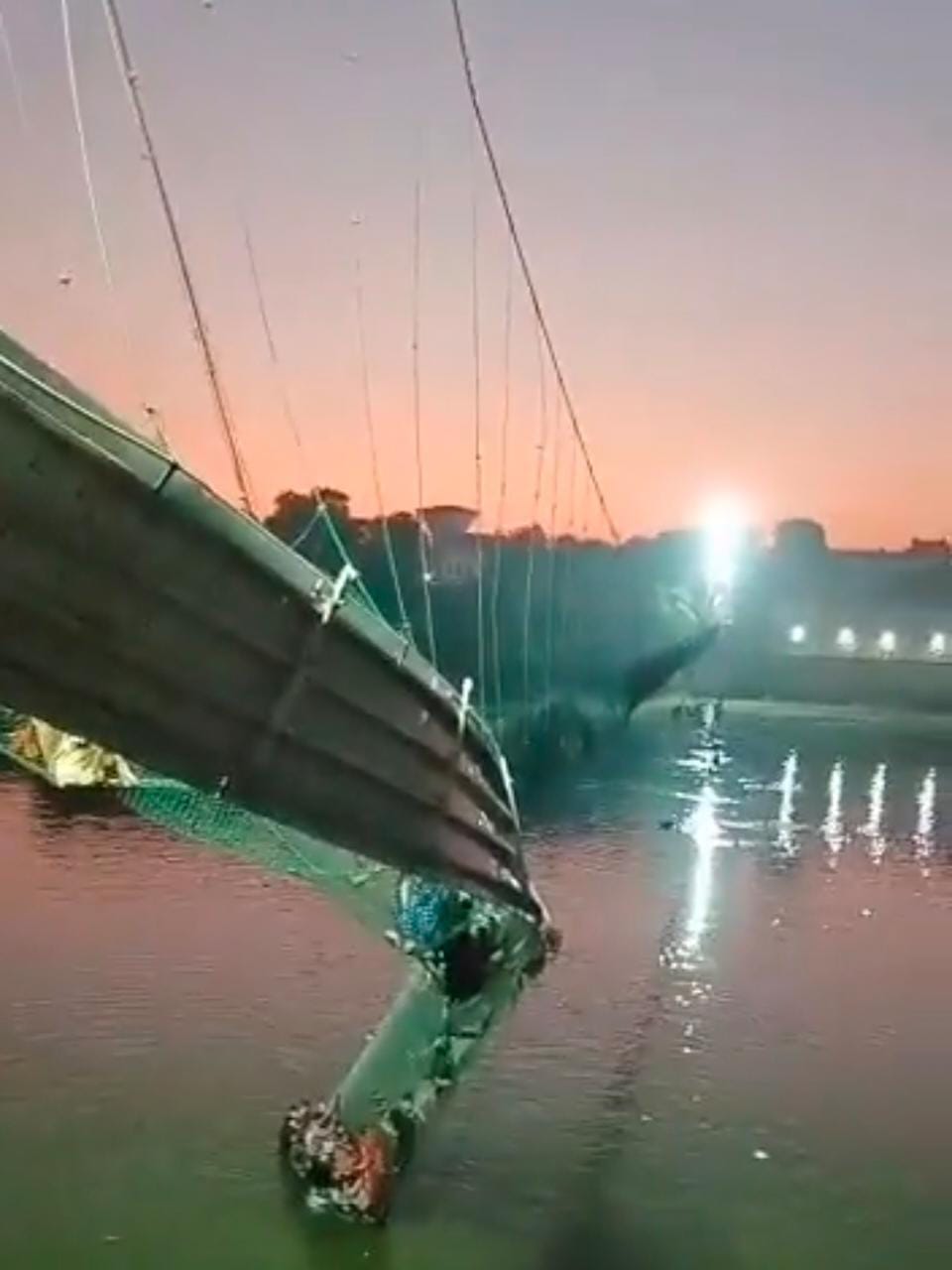 As per initial inputs, the bridge is a local picnic spot that sees huge crowds on weekends and other holidays. Photo courtesy: Lalit Chaudhary & Vaibhav Srivastav