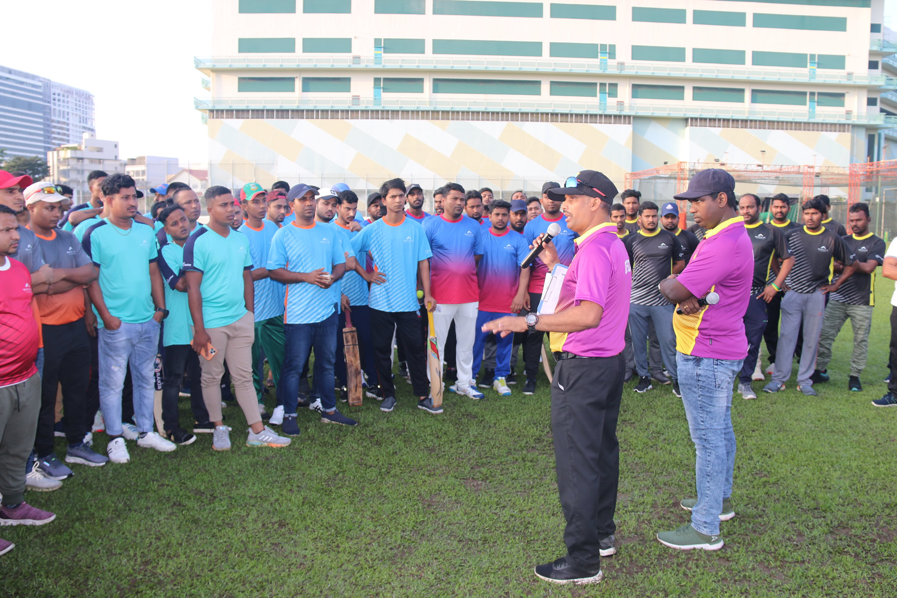 The national-level players and Under-19 talents play together in a team for the first time in Singapore.
