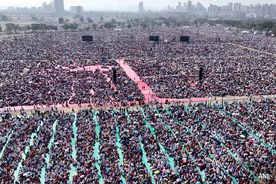 Over three lakh people gathered for the event yesterday and the maximum day temperature was recorded at 38 degrees Celsius. 