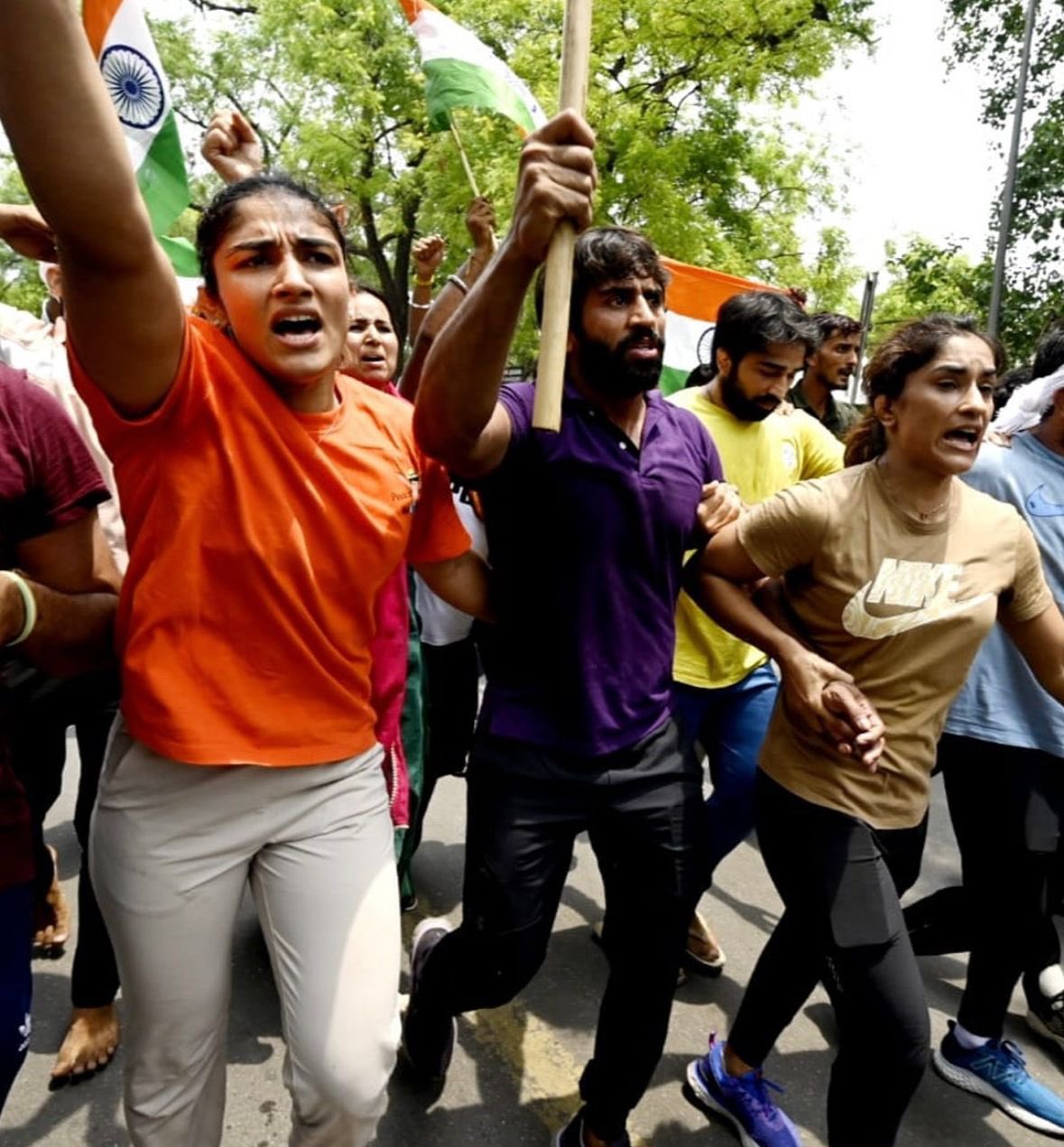 Videos of Delhi Police personnel manhandling Olympians and Commonwealth Games champions Vinesh Phogat, Sakshi Malik, Bajrang Punia and other protesters have gone viral. Photo courtesy: Twitter/@BajrangPunia