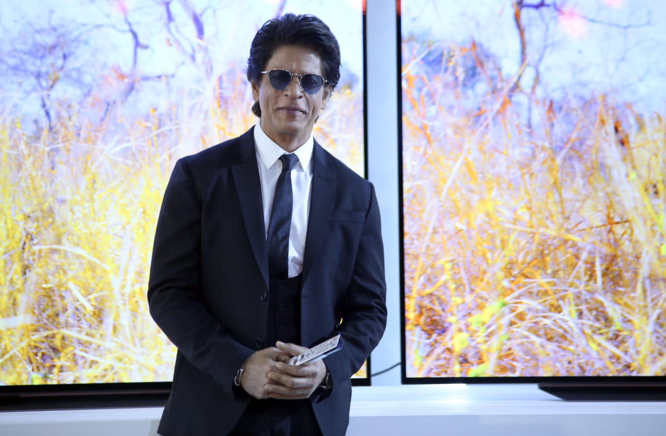 Asked if he felt the pressure of being responsible for people's happiness, Shah Rukh said no.