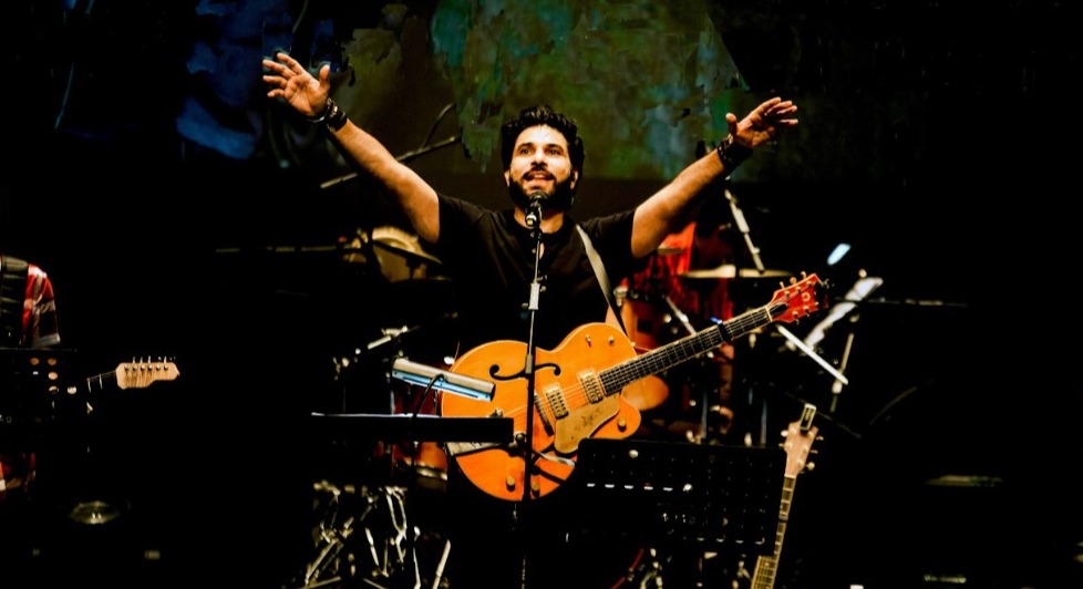 He’s now released four successful albums, scored four #1 chart-topping singles on the World Indie Music Charts and the Euro Indie Music Chart and had songs feature in the US Top 20. 