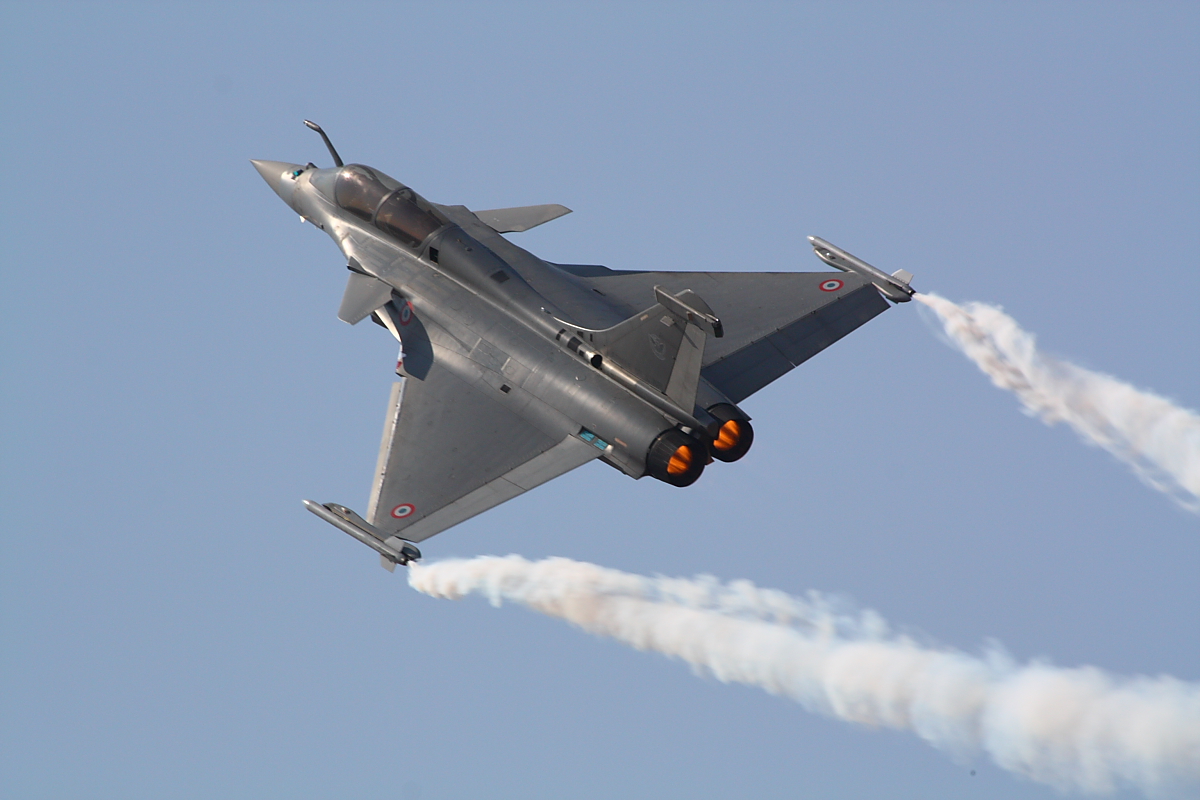 The people said India and France may announce the big-ticket defence projects during Modi's visit to France.