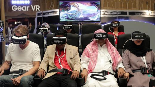 DIFF: Cinephiles enjoying virtual reality movies