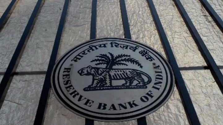 NRIs must show old notes to Customs during airport arrival