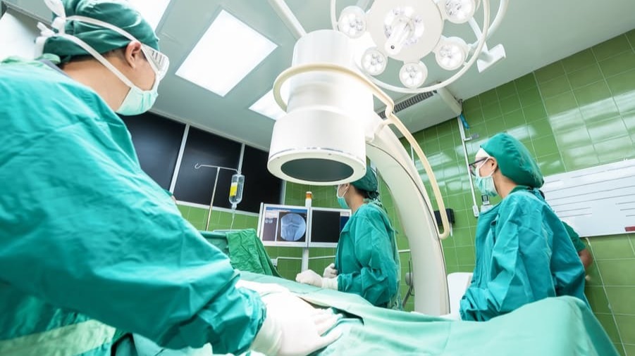 Cancer surgery by Indian-origin doctor to air on UK TV