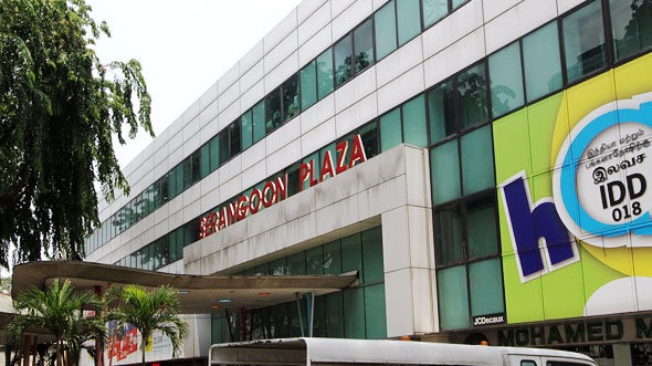 Clearance sales and heavy footfall mark Mustafa Serangoon Plaza’s last day of operation