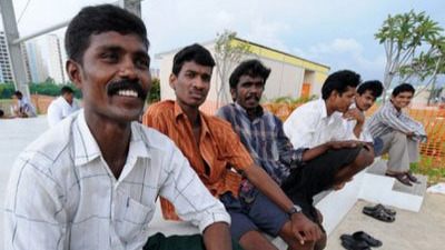 Foreign workers to get 3G mobile phones in Singapore