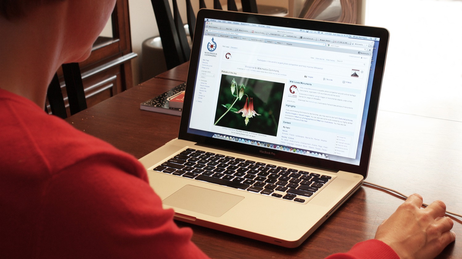 Singapore Customs warns against impersonation emails