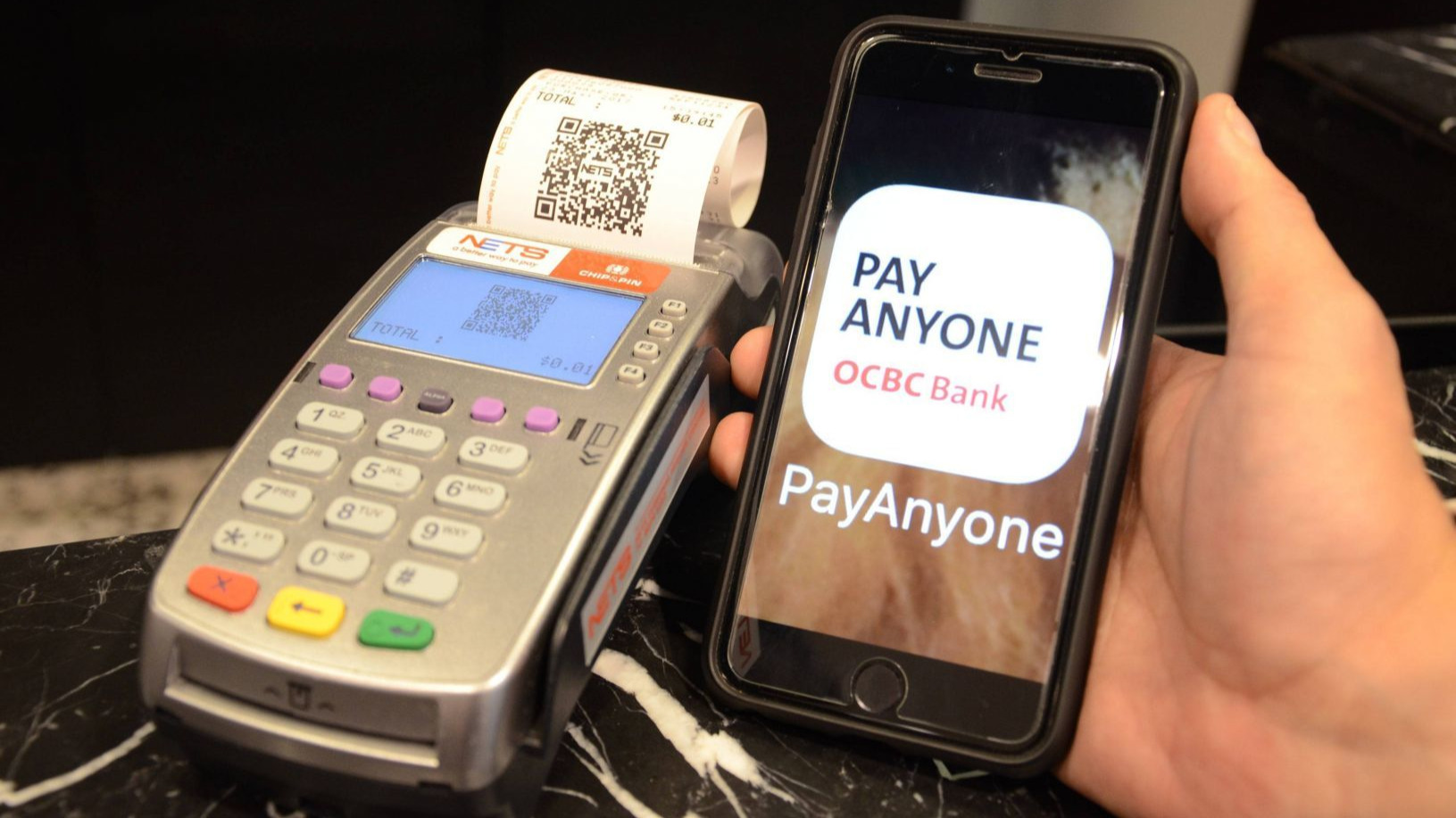 Singapore treads on the path to cashless society