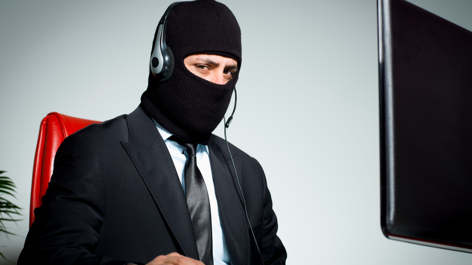 Police in India bust gang duping NRIs in US using fake calls scams