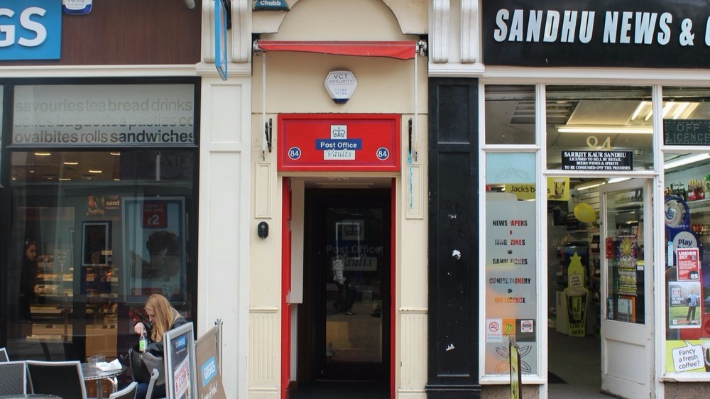 Sikh postmaster in UK victim of knife attack; assailant still at large