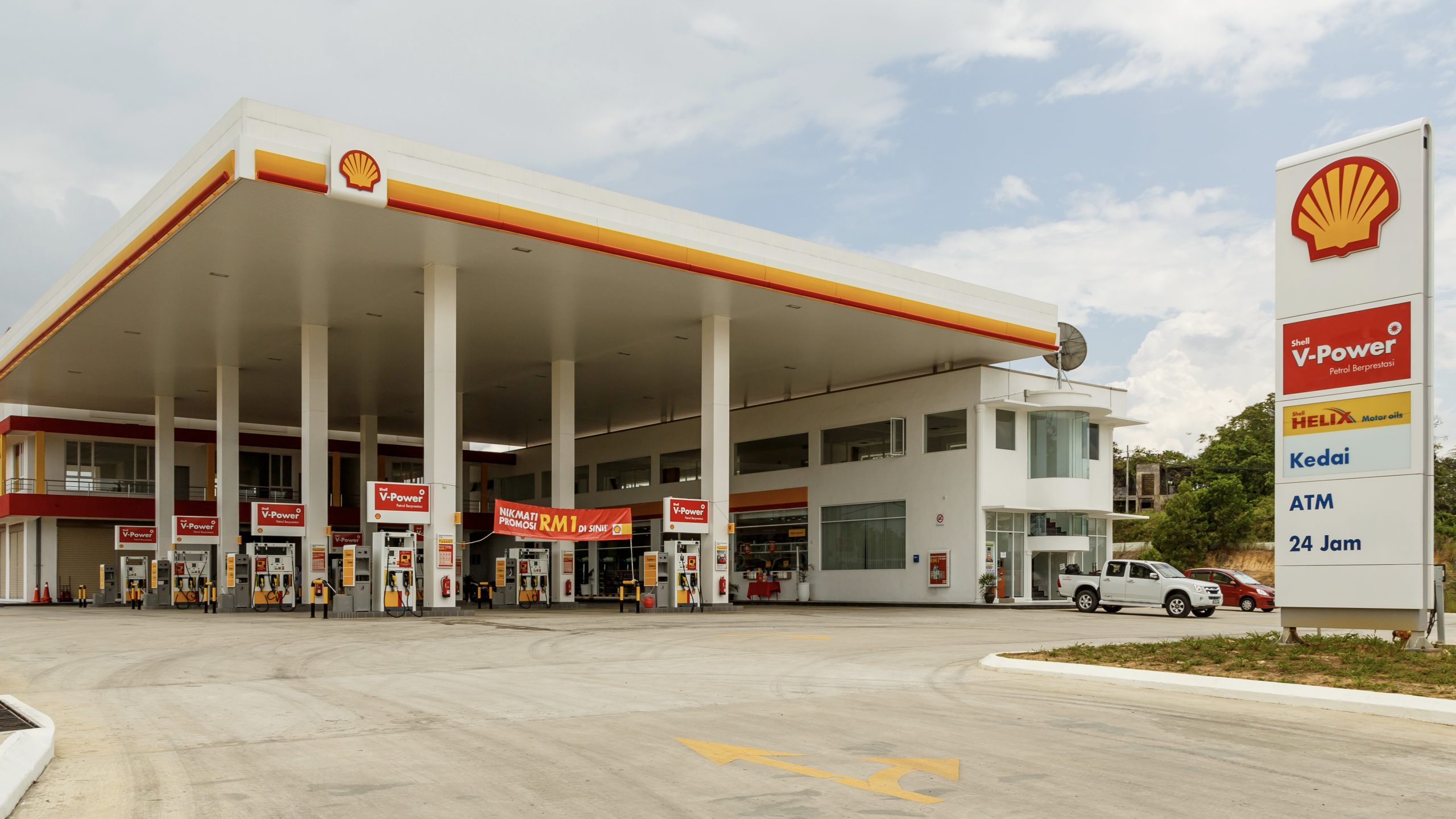 Shell invests in Singapore-baed solar firm Sunseap for an undisclosed sum