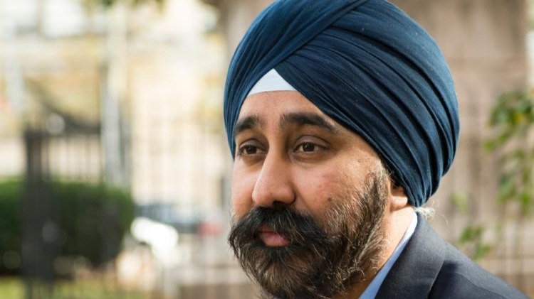 Ravi Bhalla becomes first turbaned Sikh mayor in NJ, conquered racist fliers