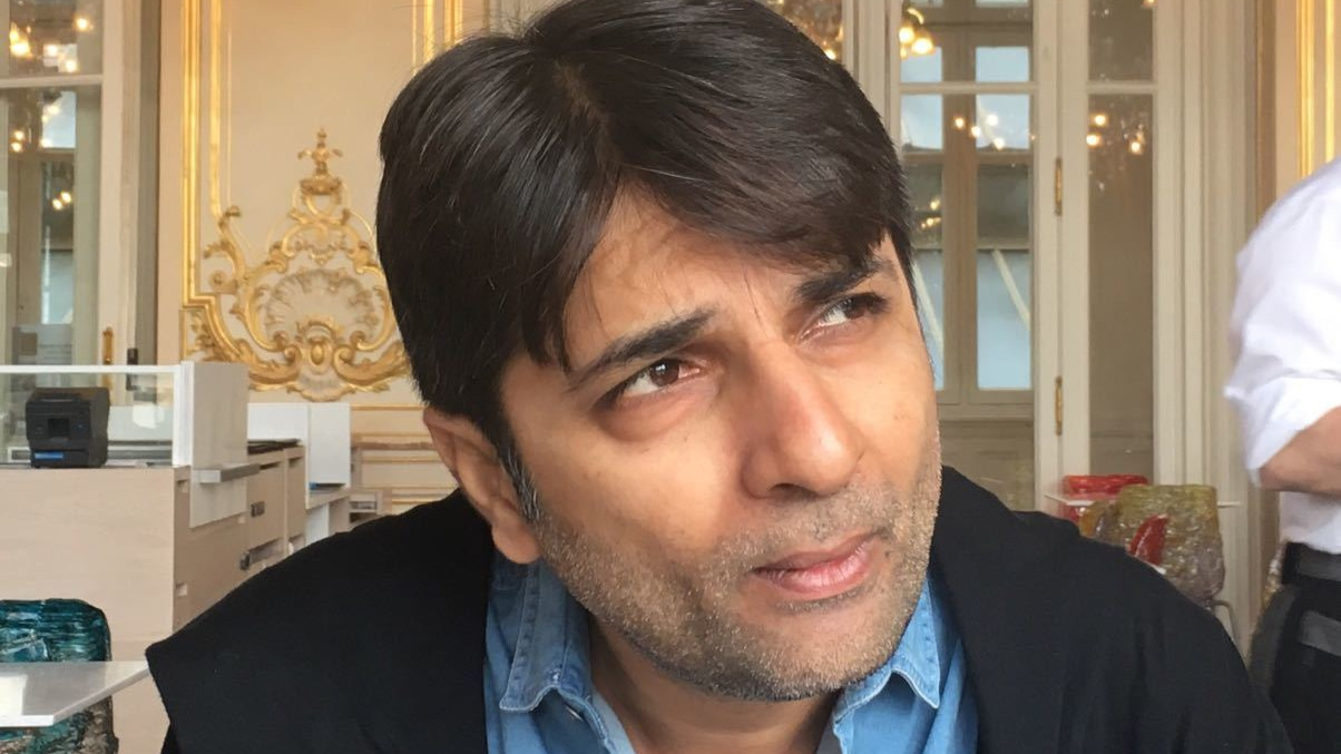 Director Vishal Mishra bags the ‘Best New Age Film Director’ Award at 10th Global Film Festival