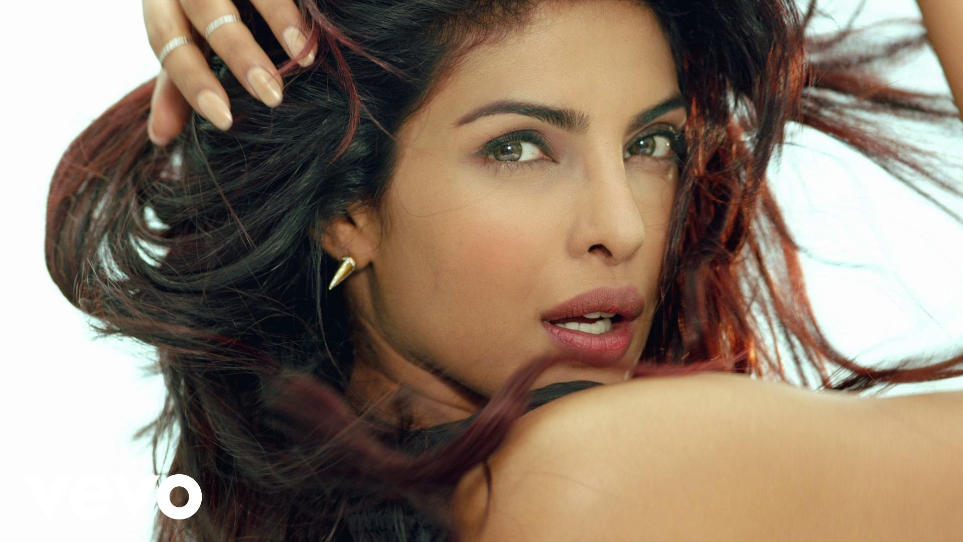Priyanka Chopra honoured with Mother Teresa Memorial award for social justice