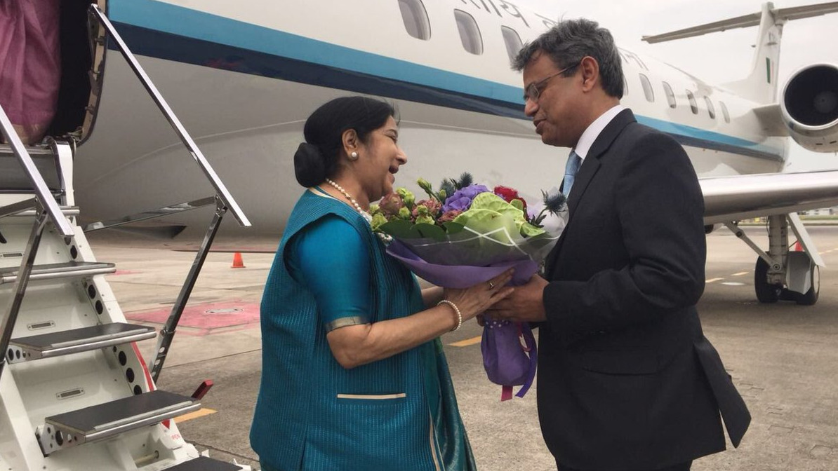 Sushma Swaraj arrives in Singapore,  to attend ASEAN-PBD today