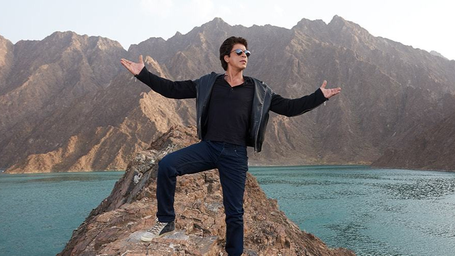 Shah Rukh Khan invites everyone to Dubai again