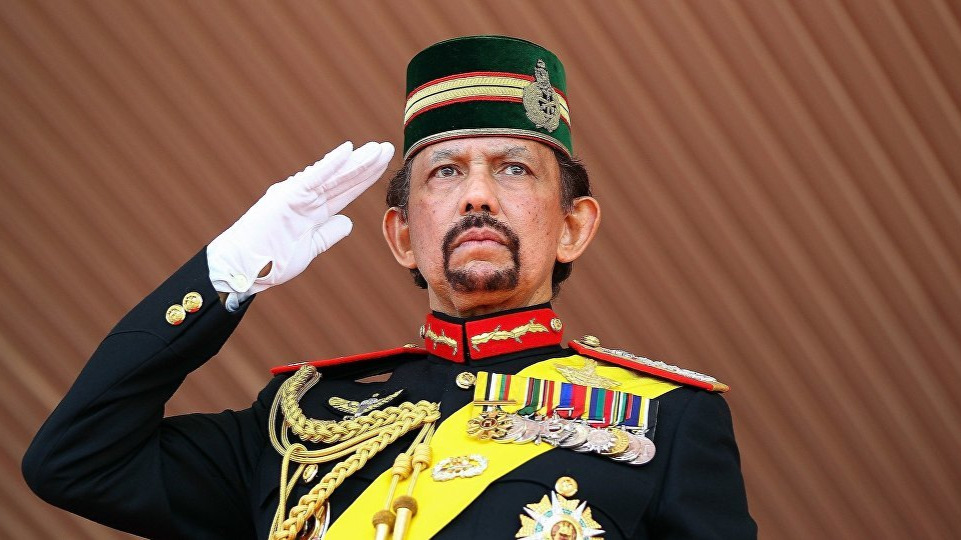Brunei Sultan flies own jet to Delhi to catch up with India-ASEAN summit