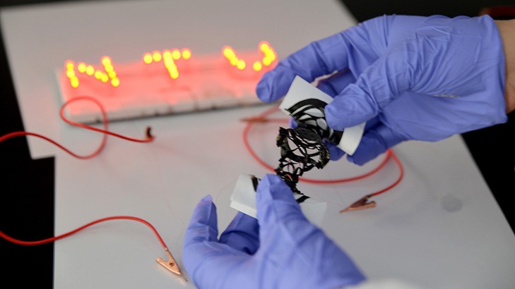 NTU scientists create customisable, fabric-like “battery” that is rechargeable