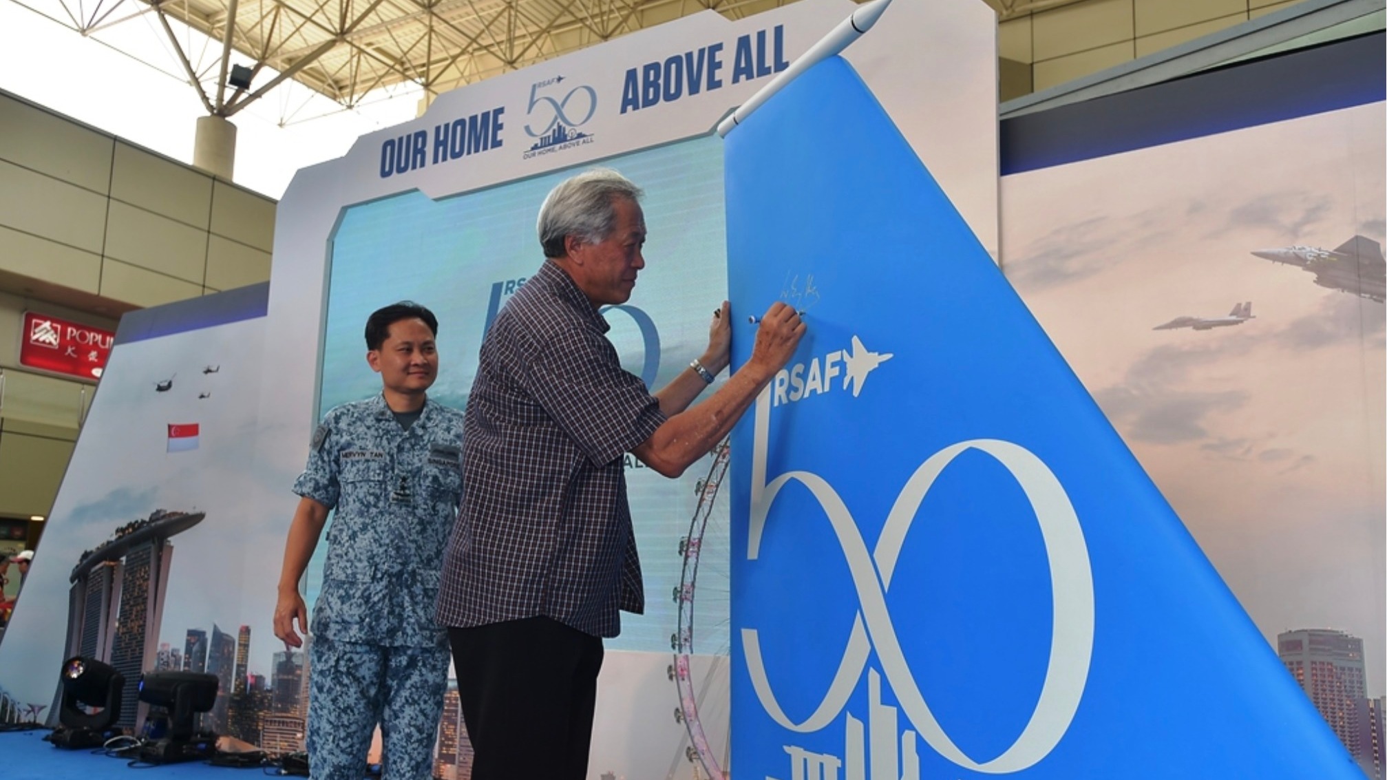 Singapore Air Force celebrates 50th anniversary in the heartlands