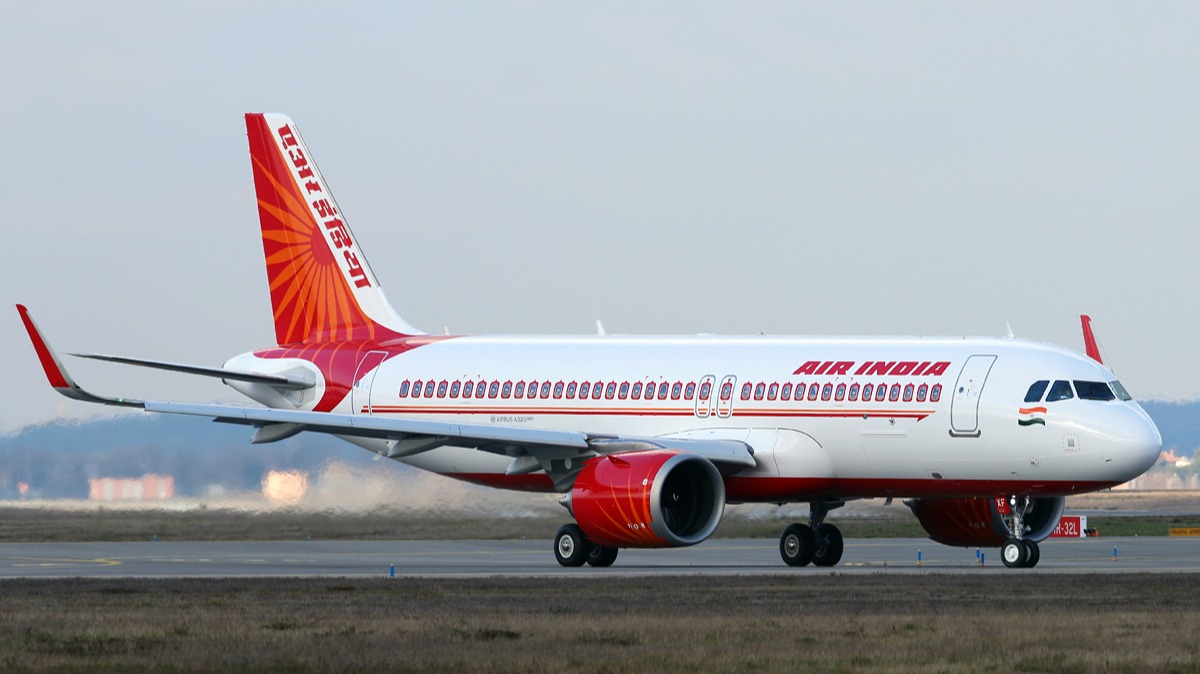 Singapore Airlines has open mind on initial bid for Air India