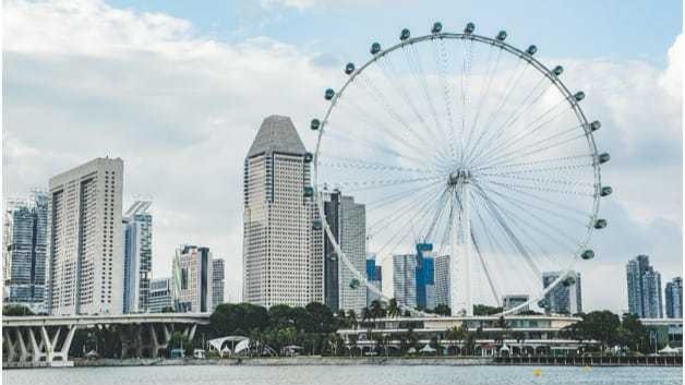 Singapore Flyer resumes operation