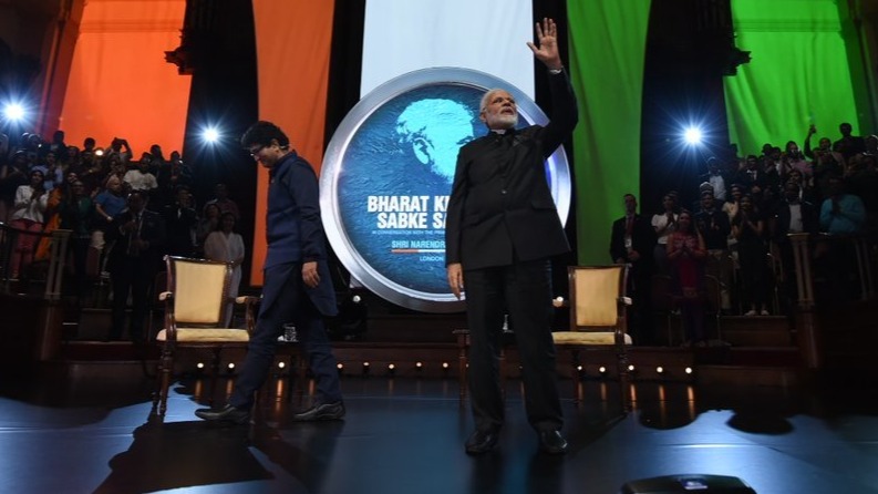 PM Modi encounters both diaspora protesters and supporters on Day 1 in UK