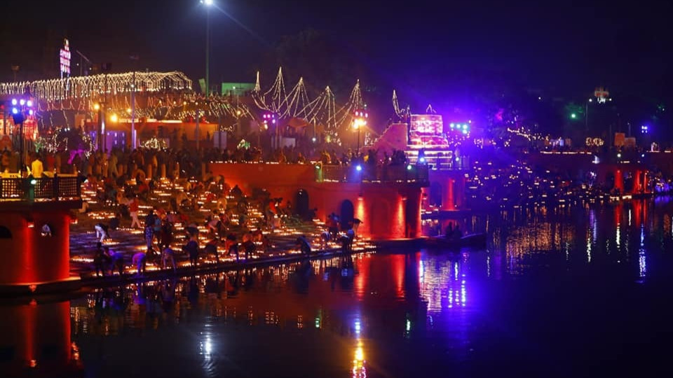 Ayodhya enters Guinness Book of World Records by lighting  300,000 earthen lamps