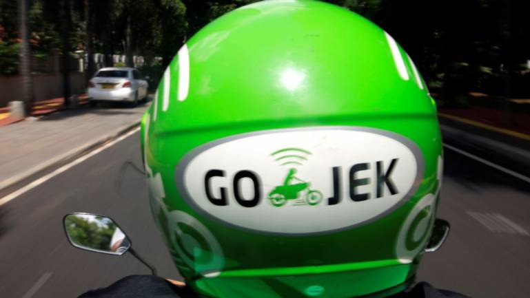 Go-Jek at full throttle to overtake Grab in Singapore