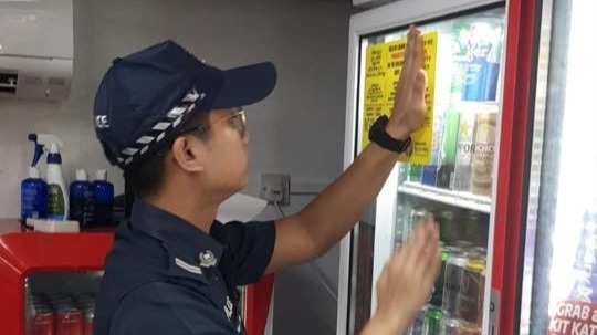 Singapore Police carries out enforcement operations against liquor outlets in Little India