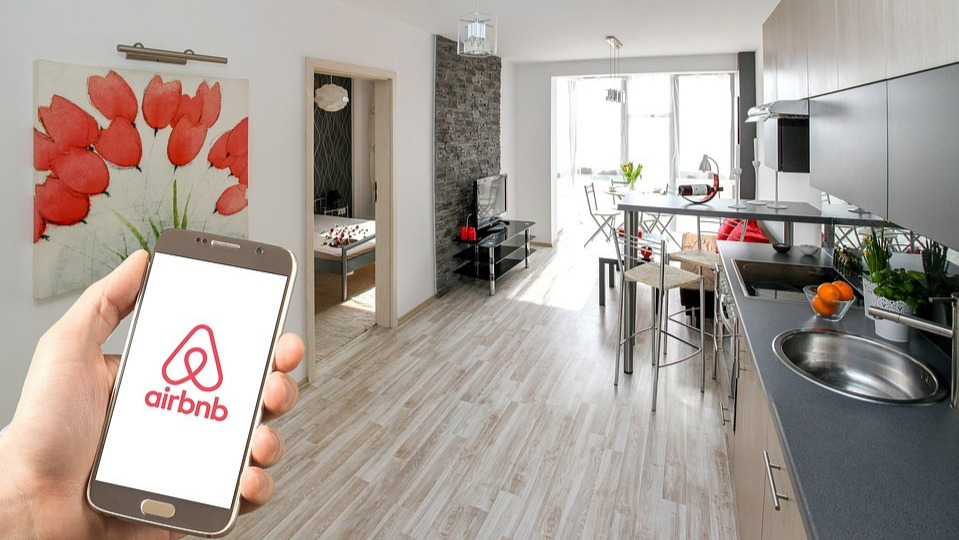 Airbnb buys into hospitality unicorn OYO in Series E investment round