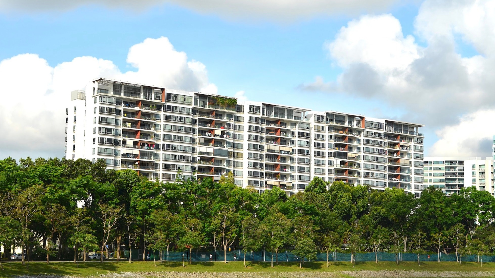 Singapore to reduce private housing supply