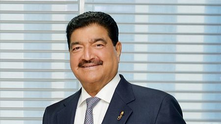 Another Indian billionaire gets 10-year UAE visa
