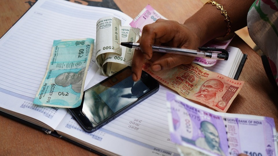 Bond-ing with India: Investing directly or through mutual funds