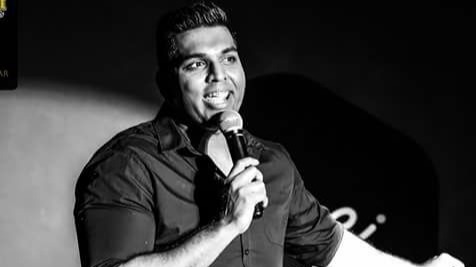 Indian-origin comic dies during performance