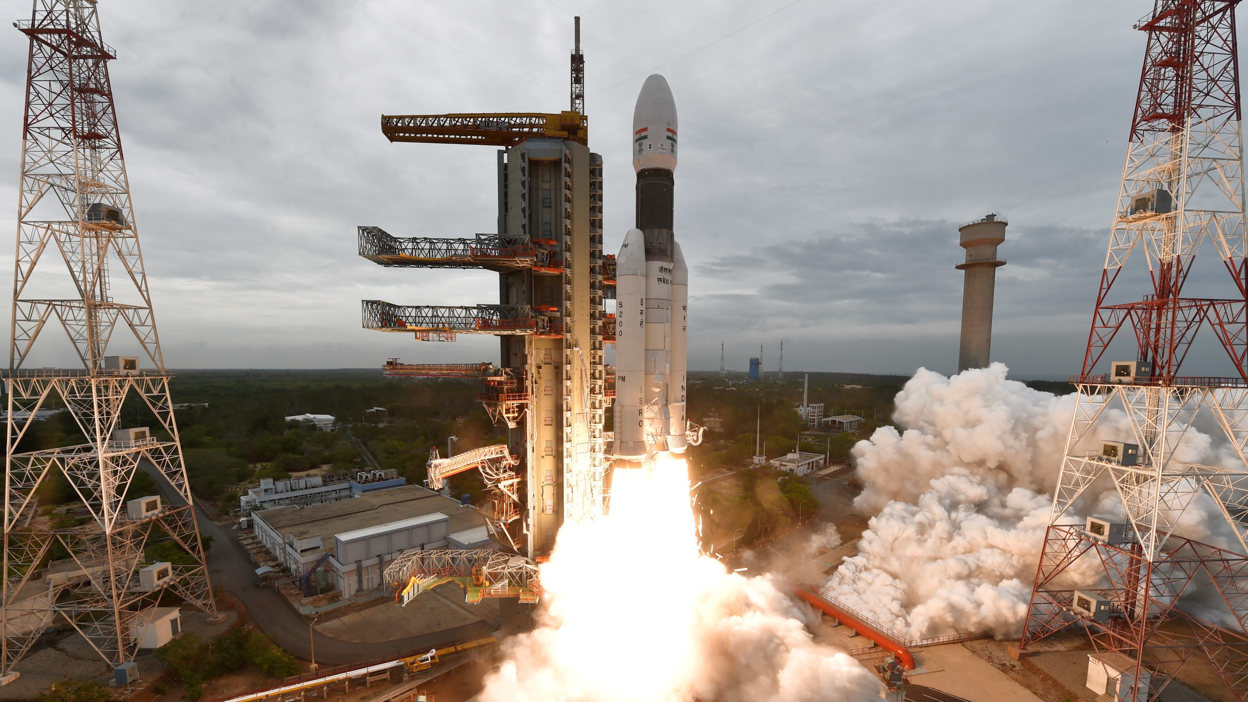 India launches mission to the moon with Chandrayaan 2