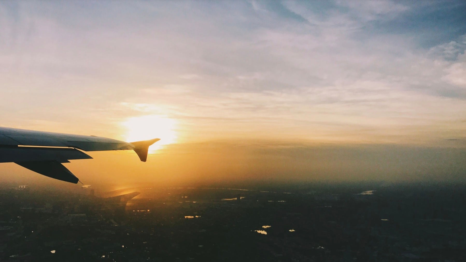 Singapore Airlines and Emirates compete for Indian travellers