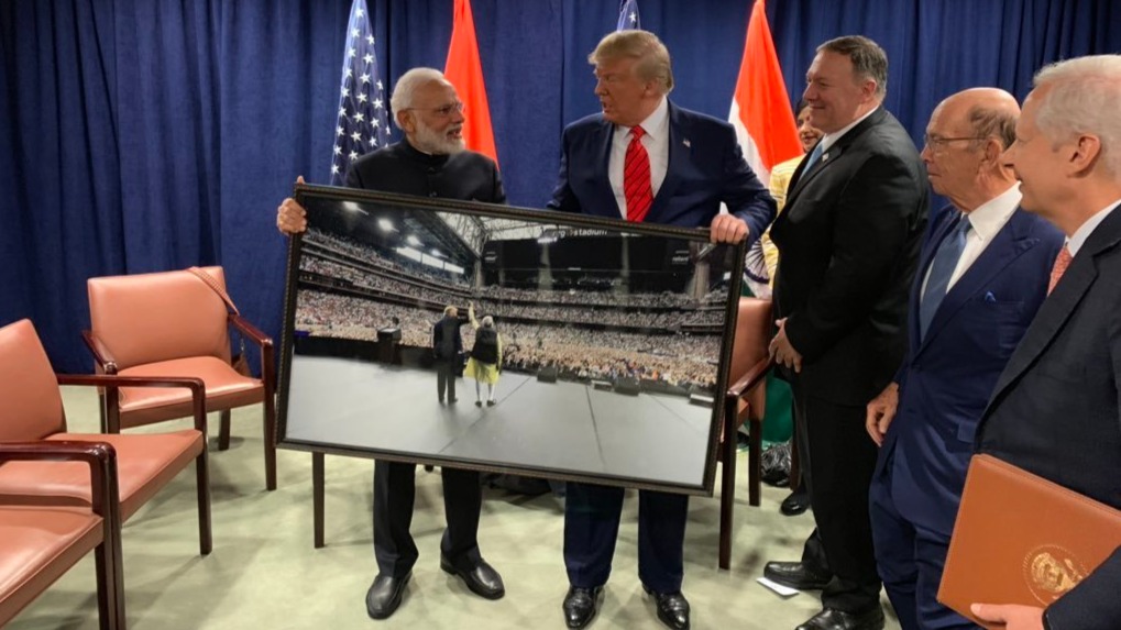 Prime Minister presents Trump with framed photo from ‘Howdy, Modi’ event