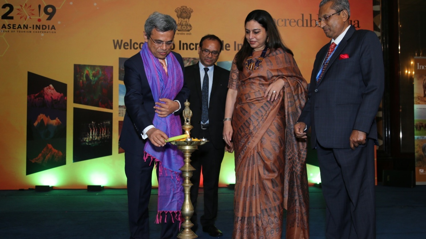 First of three-city Incredible India roadshows held in Singapore