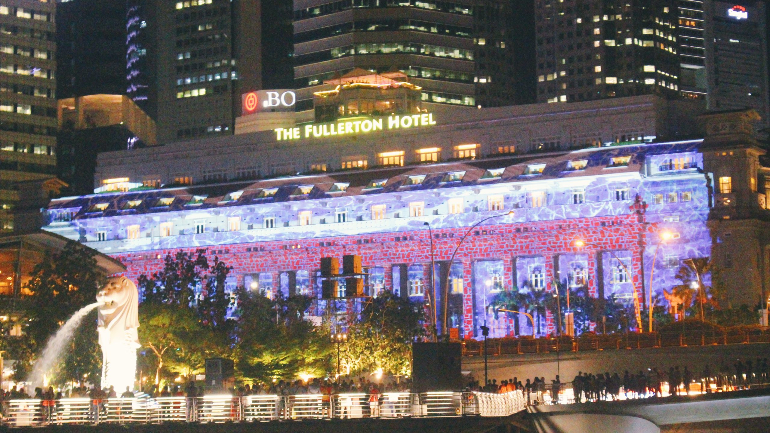 Fullerton, Merlion and ArtScience Museum light up the CBD to welcome 2020