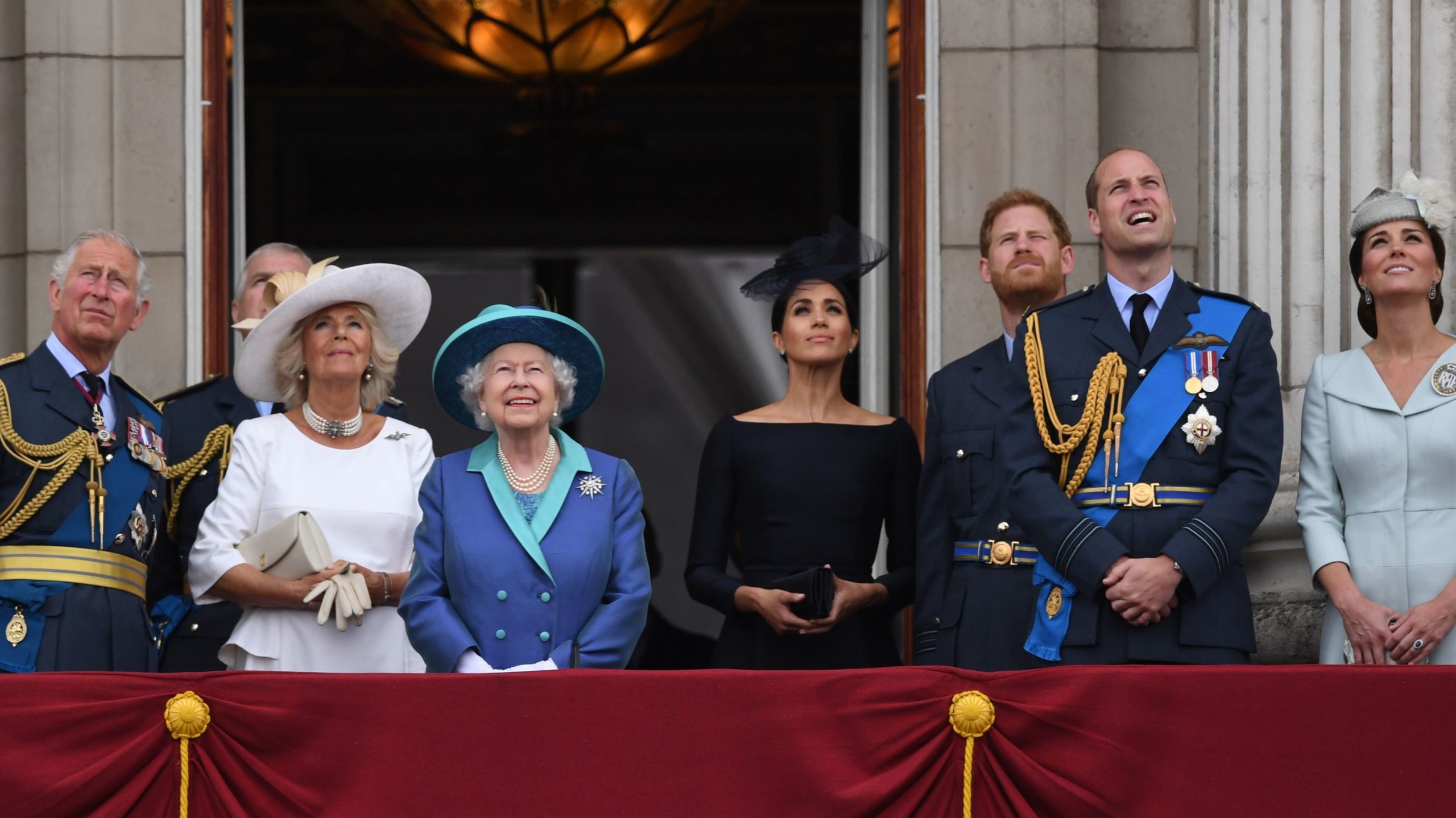 Royal huddle today as Queen set to meet Prince Charles, William and Harry for crisis talks