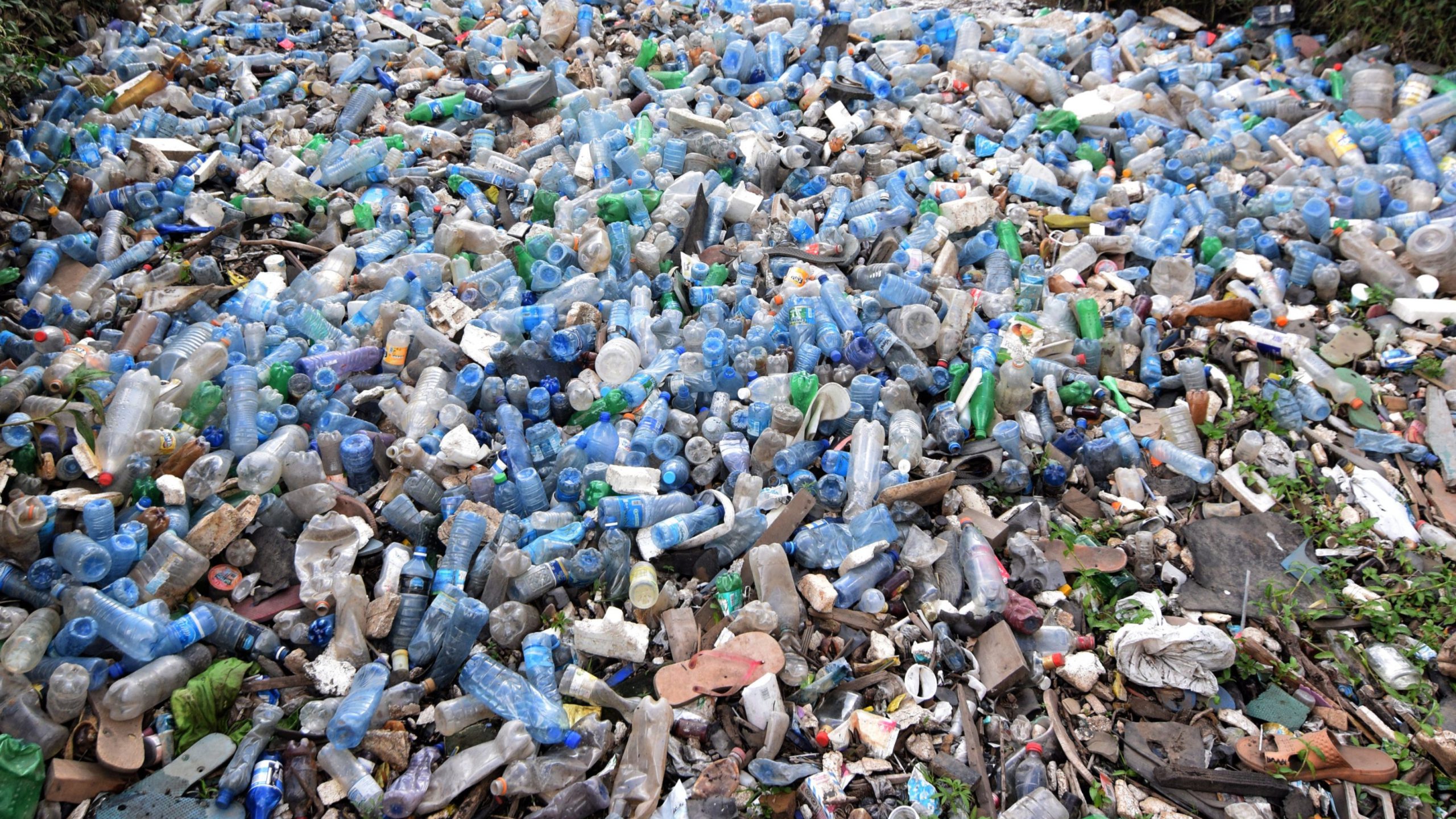 Abu Dhabi  to ban single-use plastics by 2021