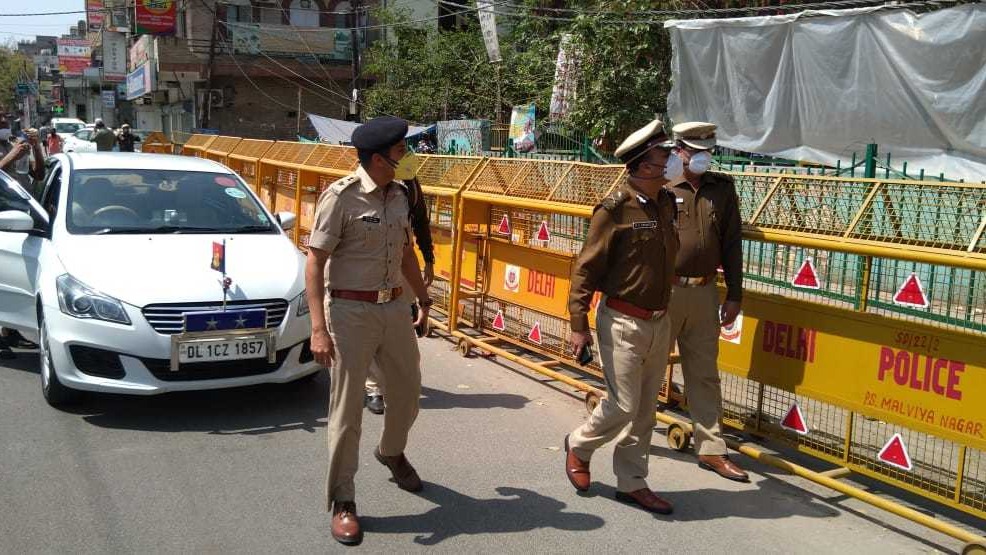 India goes into lockdown as it hunkers down to fight COVID-19